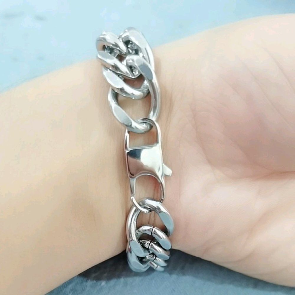 "Boutique Cuban chain double buckle 14mm stainless steel bracelet, BL55590175 - Picture 7 of 8
